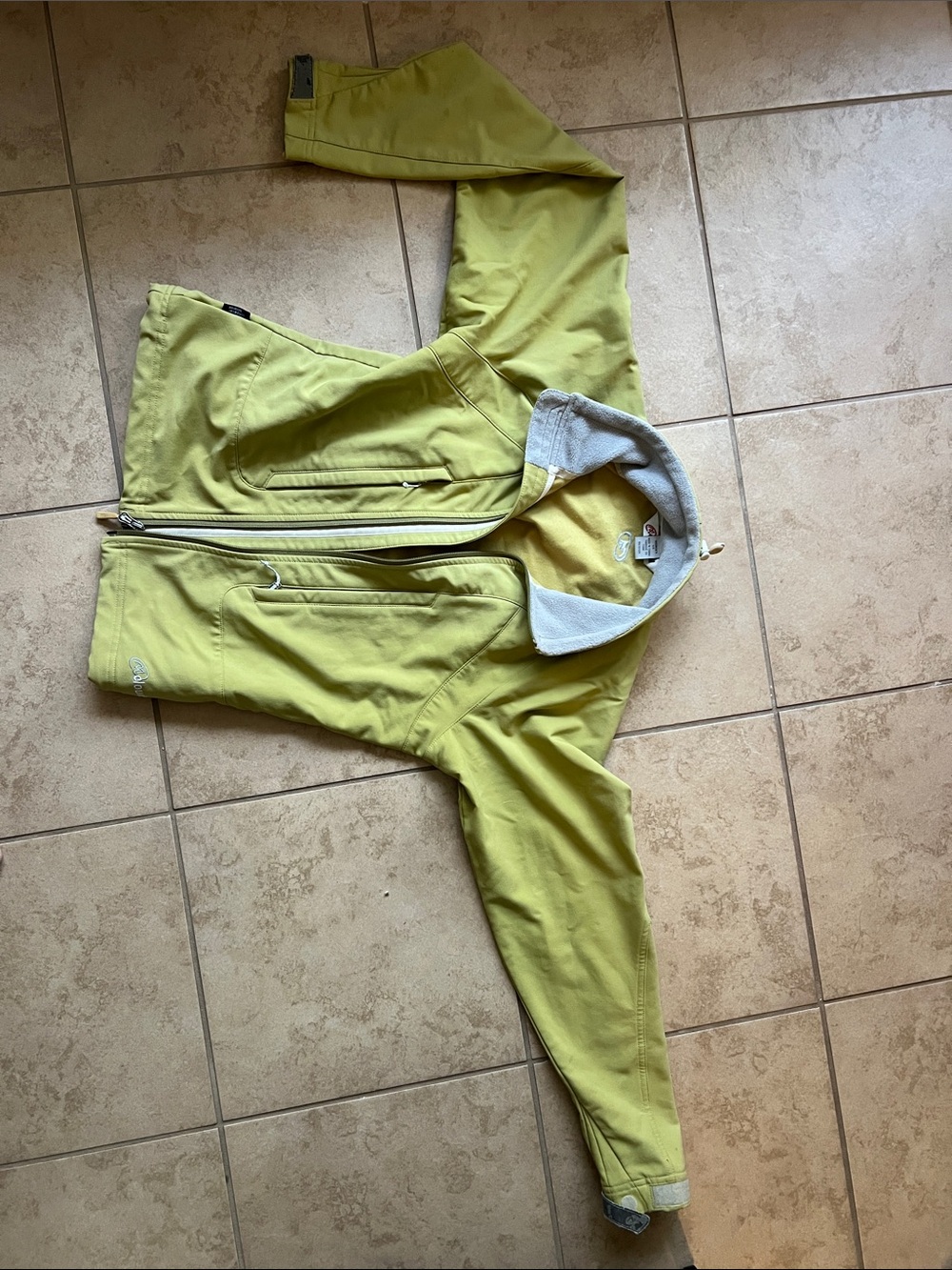 Cloudveil light lime green soft shell jacket